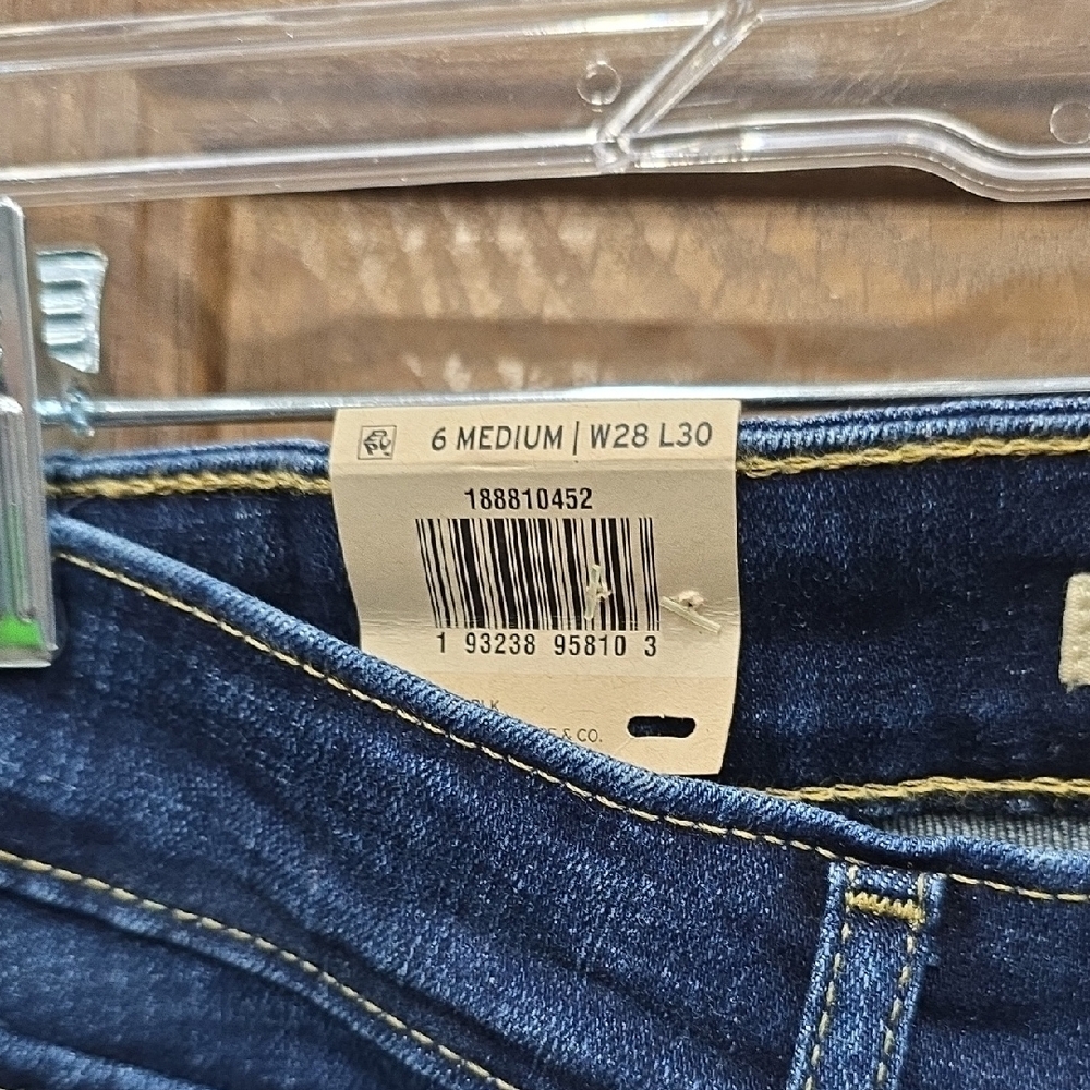 Levi's Women's Deep Indigo Ripped Skinny Jeans - Picture 3 of 7